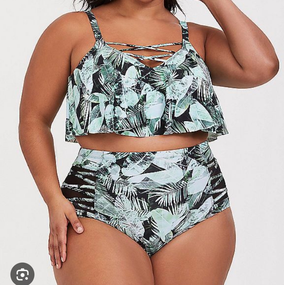 Torrid Size 2 Wireless Flounce Bikini Top Bottoms Mesh Side Swim Set Green Palm